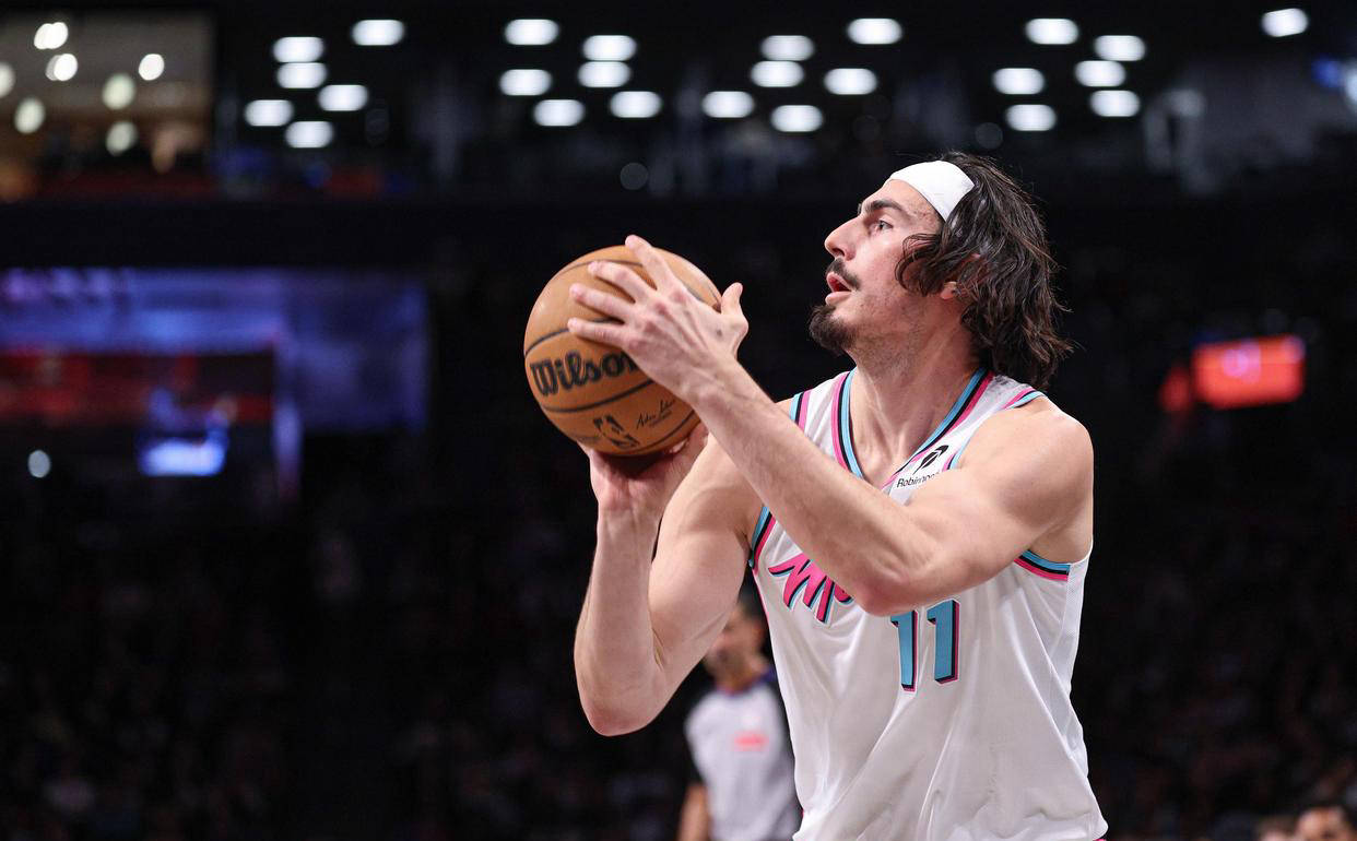 转会期体能课后，迈阿密热火回应争议备战亚冠，目标明确，更衣室氛围转暖的简单介绍