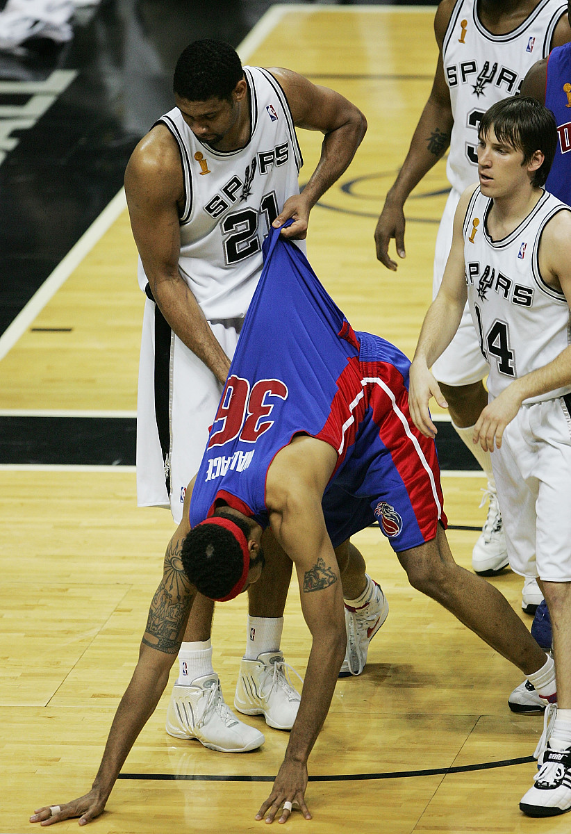 圣安东尼奥马刺赛后伤情更新；志在CBA常规赛名次提升；信心回归；阵容厚度经受考验的简单介绍