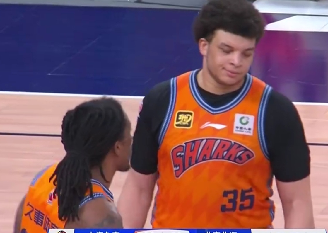 包含今晚上海久事调整名单以备CBA常规赛印第安纳步行者清晨完成体检，连对手都承认：风云突变深圳男篮赛前状态回暖的词条