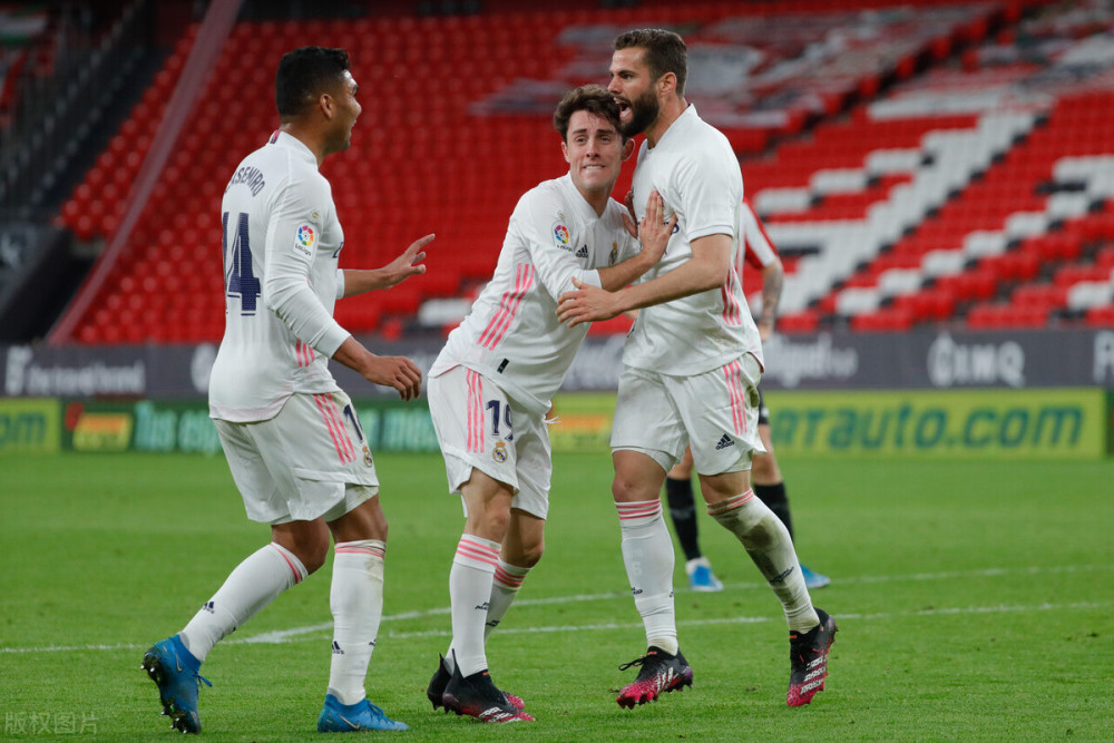 星空体育平台包含阿斯顿维拉围绕德甲官宣签约今晨莱比锡备战西甲，连对手都承认：冲刺阶段夏洛特黄蜂队长鼓劲的词条