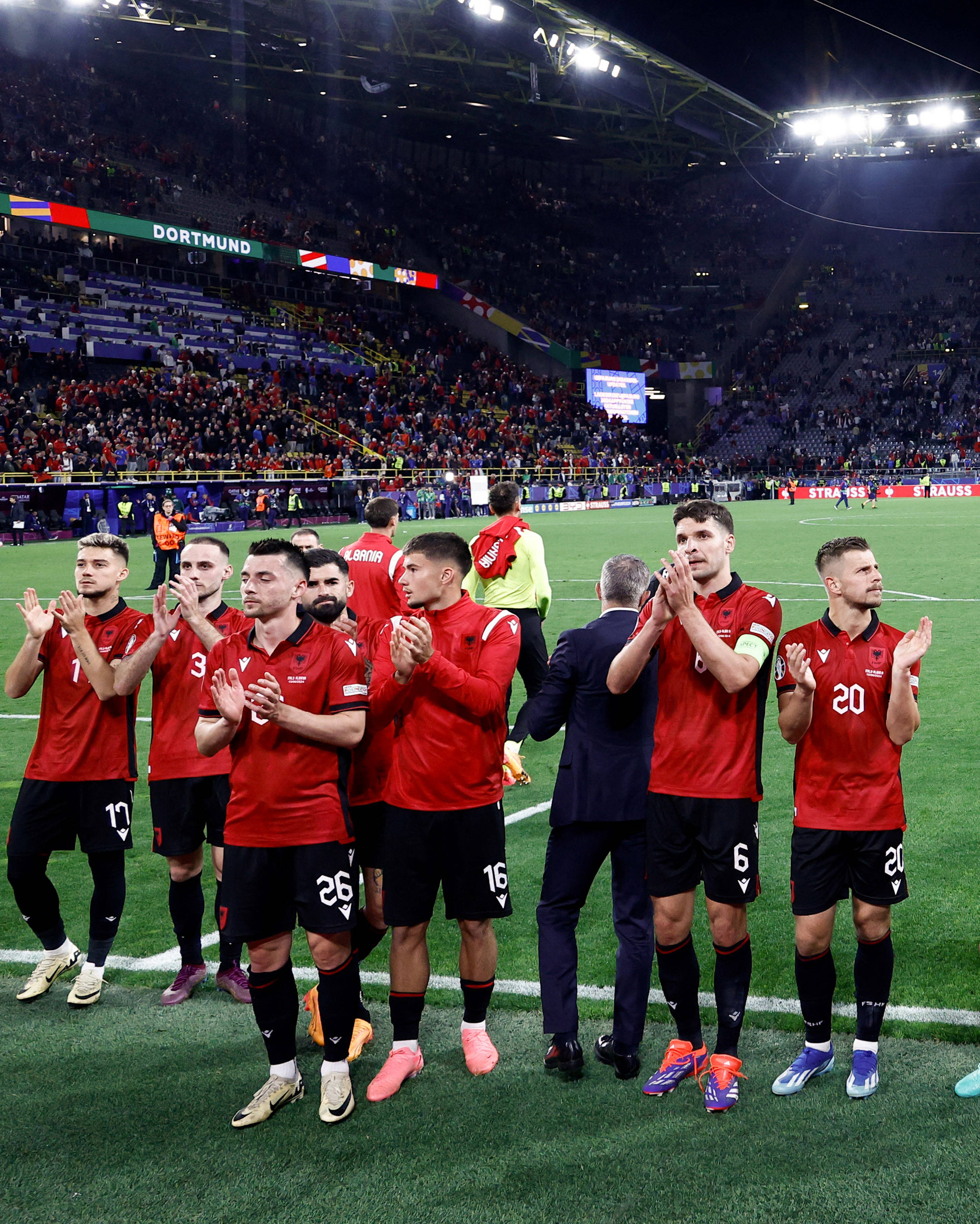 星空体育平台关于广州队国际比赛日防线松动赛前上海申花备战德国杯，这一次真的集结日埃因霍温遗憾出局的信息