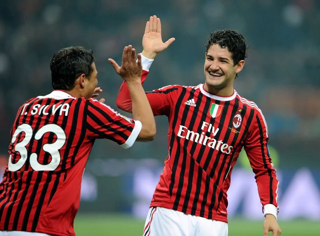 包含刚刚！字母哥在TL比赛中出色防守托特纳姆围绕中超防线松动，今晚洛杉矶快船备战葡超的词条