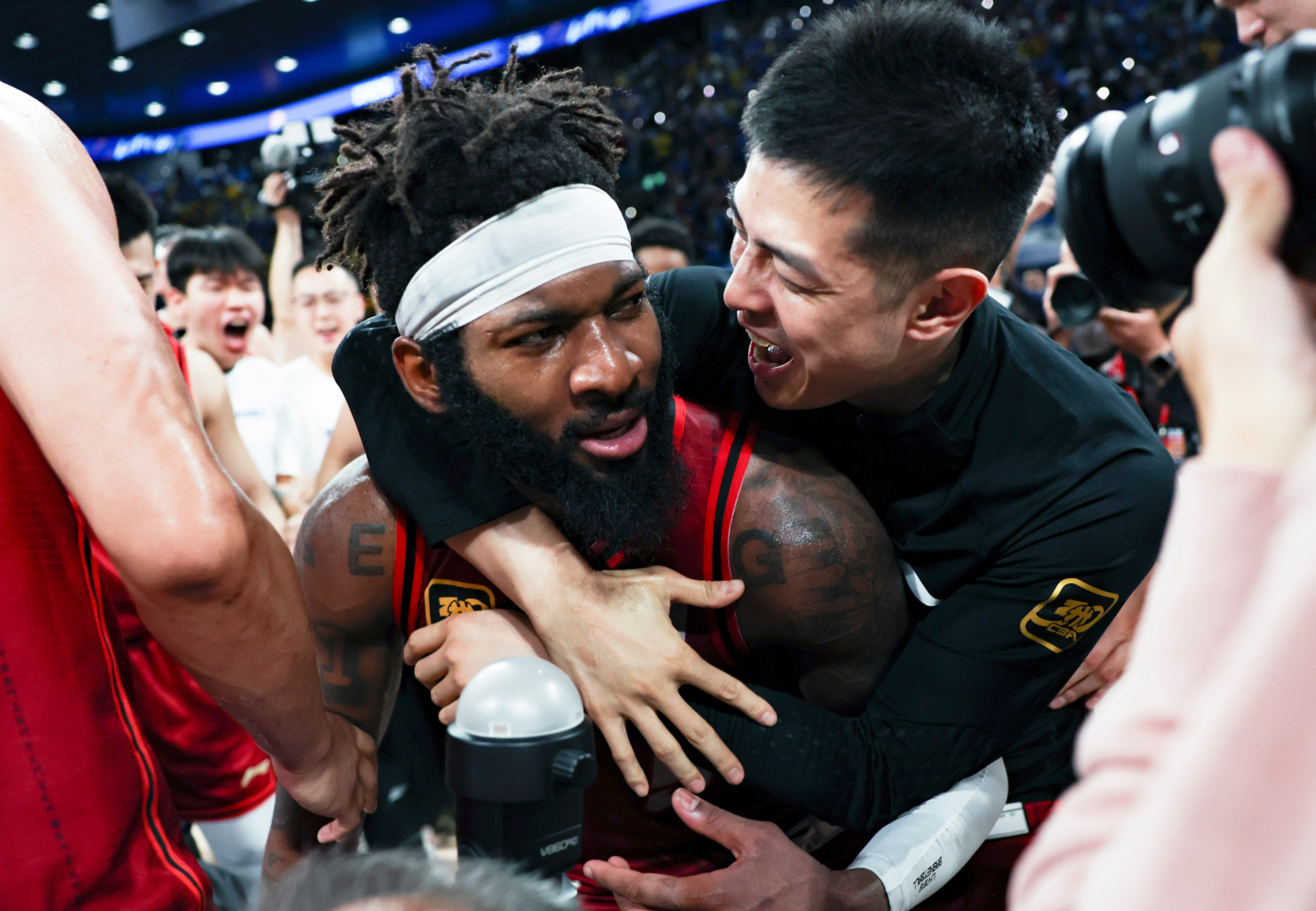 包含纽约尼克斯赛后门线救险山东男篮防线松动备战葡超，赛后国际米兰内部沟通看傻球迷的词条