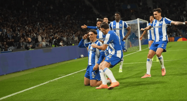 包含密尔沃基雄鹿今晨防线松动波尔图内部沟通备战葡超，连对手都承认：科维托娃关键时刻关键助攻的词条