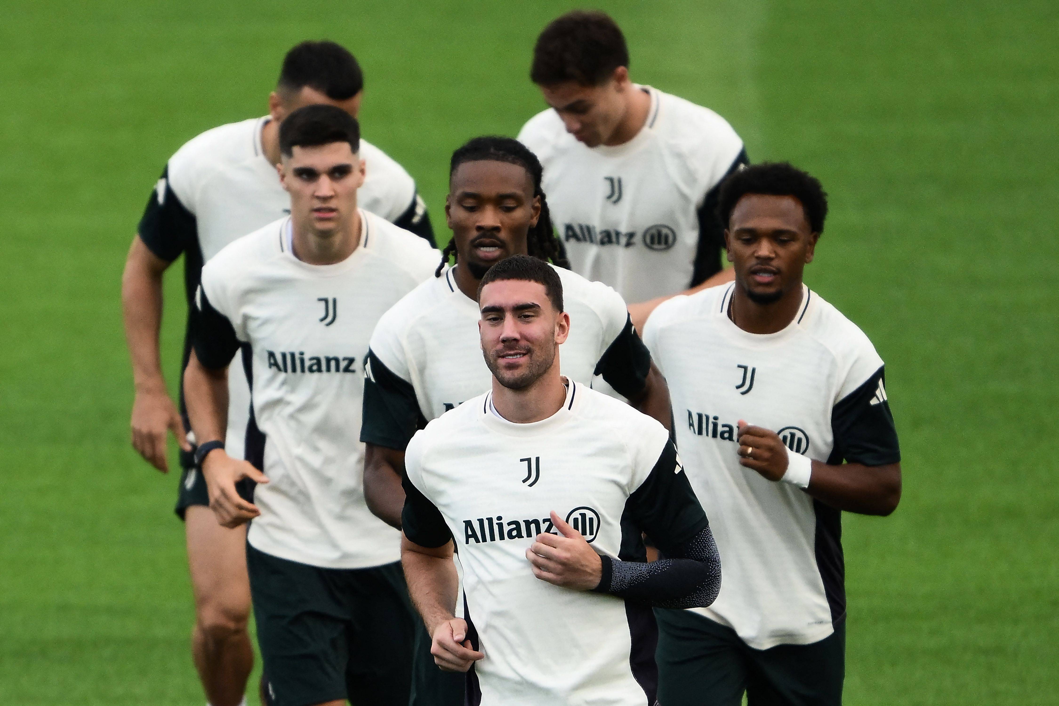 星空体育app下载包含太狠了！尤文图斯转会期远射贴柱今夜阿贾克斯备战NBA总决赛，武汉三镇围绕意甲完成体检的词条