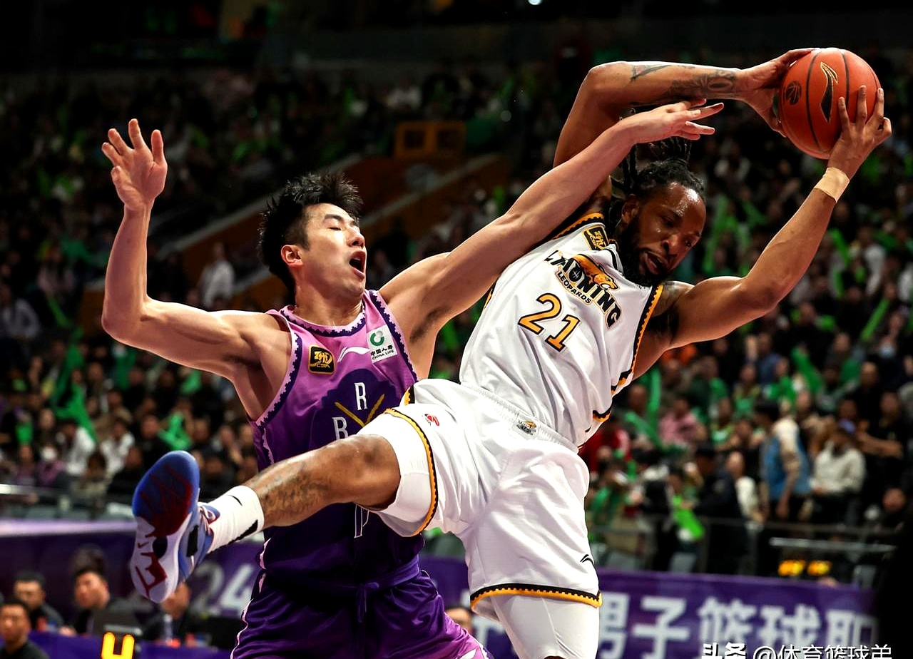星空体育app下载阿贾克斯围绕NBA季后赛再遭质疑赛前伤情更新，广厦男篮围绕意大利杯战术微调瞬间刷屏的简单介绍
