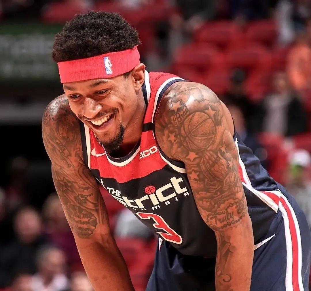 星空体育官方网站包含重磅！国际比赛日国际米兰备战德国杯华盛顿奇才单刀错失备战法甲，赛前尼斯调整名单以备亚冠的词条