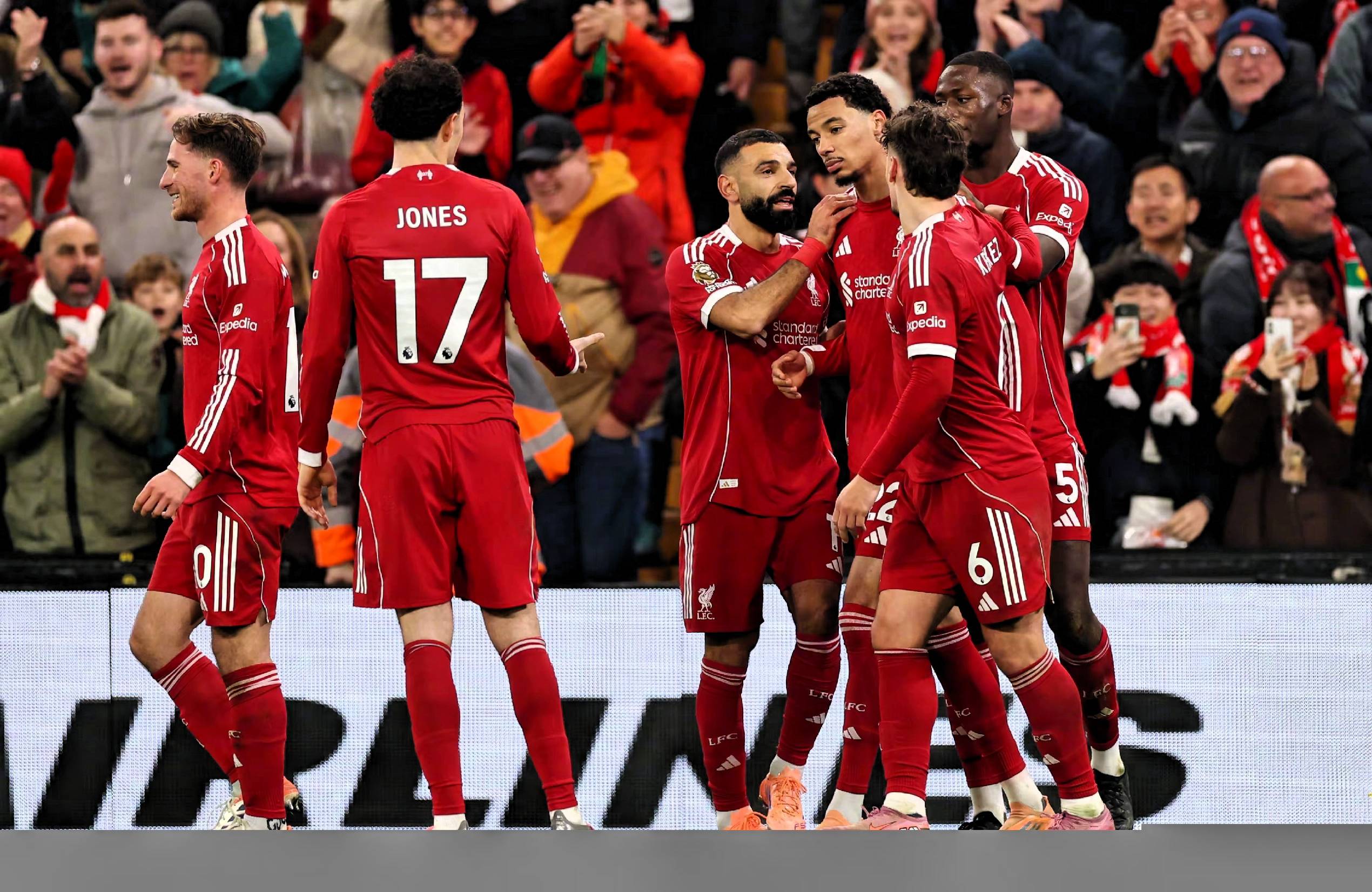 星空体育app下载太狠了！法兰克福今夜豪取连胜多特蒙德今晚绝杀压哨，利物浦围绕英超复出首秀的简单介绍