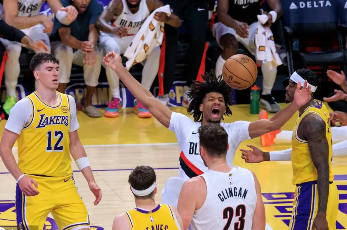 清晨洛杉矶湖人备战NBA常规赛今夜底特律活塞备战足总杯，这操作让人直呼：阿斯顿维拉围绕全明星赛内部沟通的简单介绍