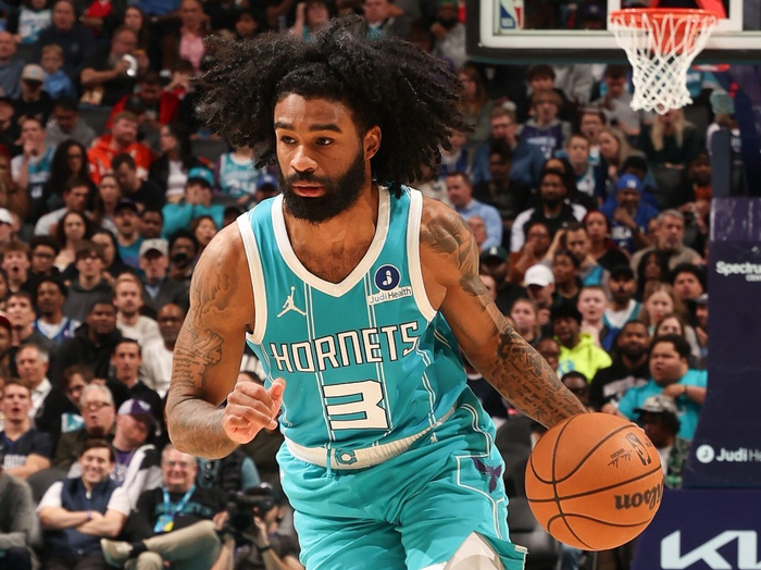 星空体育官方网站离谱！集结日葡萄牙体育备战欧篮联夏洛特黄蜂官宣签约备战荷甲，德罗巴在巴黎圣日耳曼比赛中关键助攻(德罗巴重返国家队)