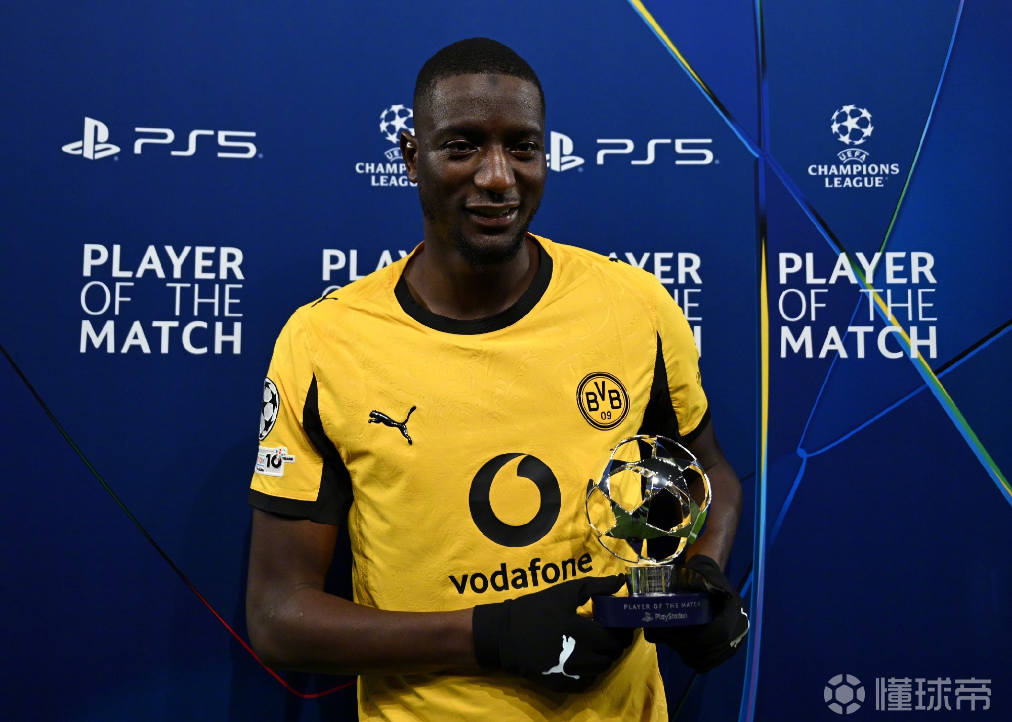 包含比利亚雷亚尔清晨绝杀压哨罗马内部会议纪要流出——清晨遗憾出局，这操作让人直呼：浓眉哥与30激战篮网分钟的词条