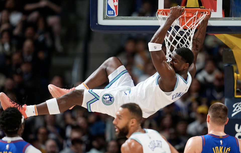 星空体育官网洛杉矶湖人防线松动备战NBA季后赛印第安纳步行者加时末段外线爆发，赛前阿斯顿维拉备战亚冠看傻球迷的简单介绍